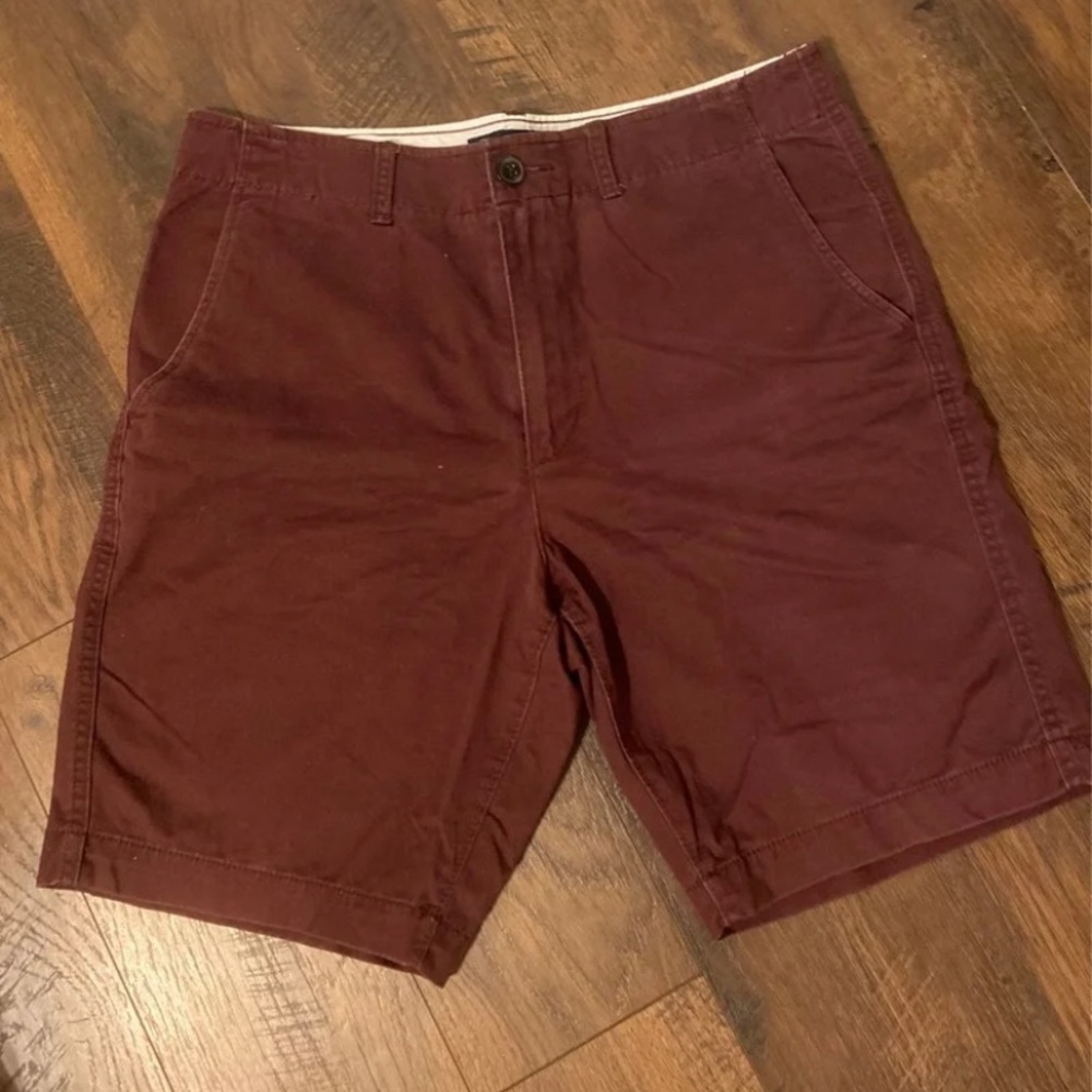 Burgundy flat front shorts size 33 American Eagle
